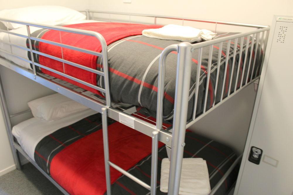 Ostello Urbanz Christchurch Esterno foto A bunk bed
