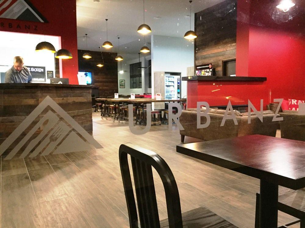 Ostello Urbanz Christchurch Esterno foto Interior of a Ter Dániel restaurant