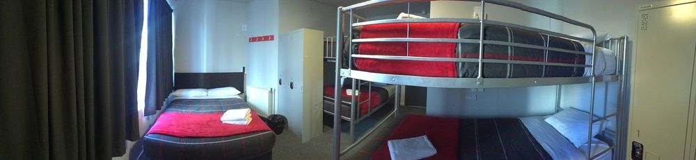 Ostello Urbanz Christchurch Esterno foto A typical room at a youth hostel