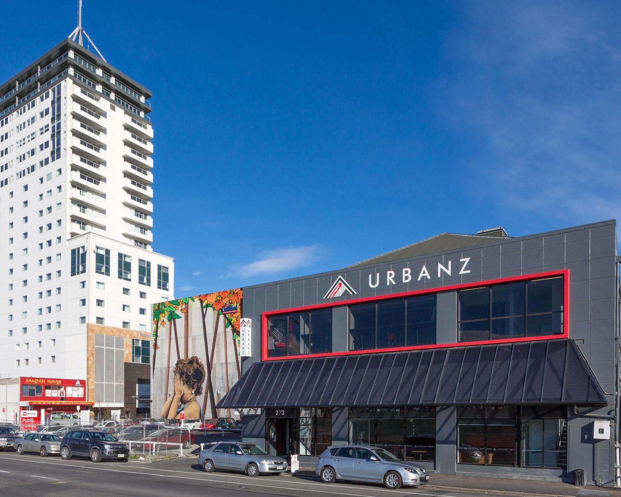 Ostello Urbanz Christchurch Esterno foto The Urbanz building in 2015