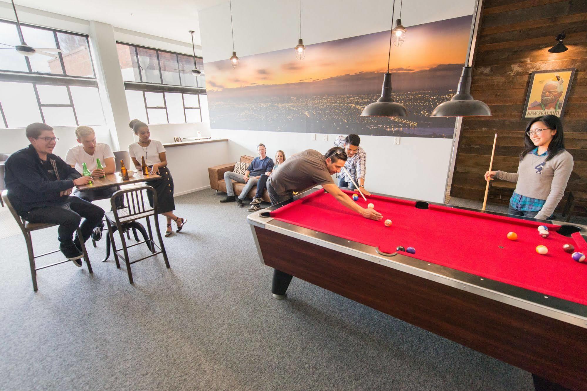Ostello Urbanz Christchurch Esterno foto The pool table at the company headquarters